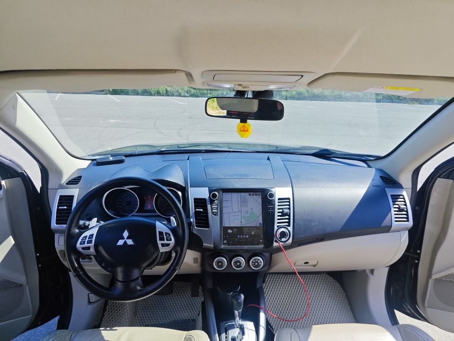 Mitsubishi Outlander 2 / 4x4 / 7 місць /