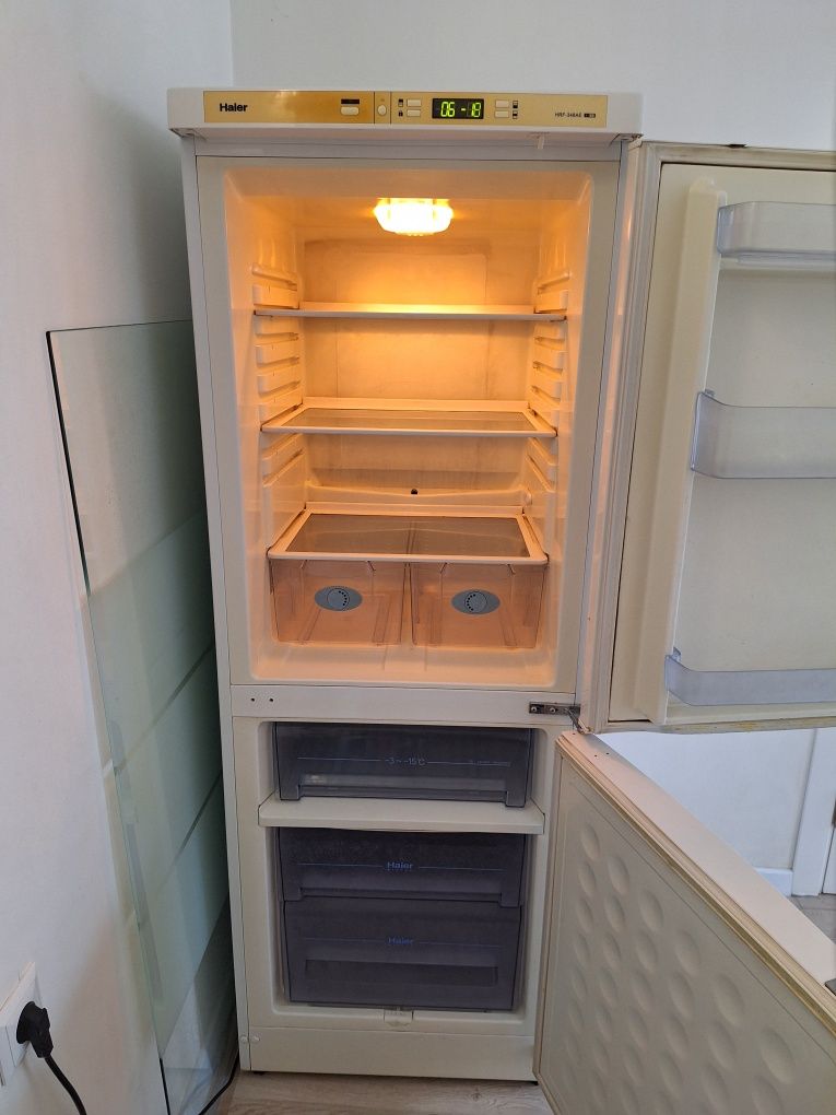 Холодильник двокамерний Haier HRF-348AE
