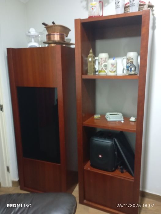 Móvel TV com garrafeira e estante