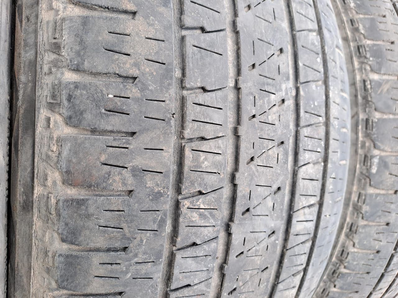 Bridgestone 265/50 R20