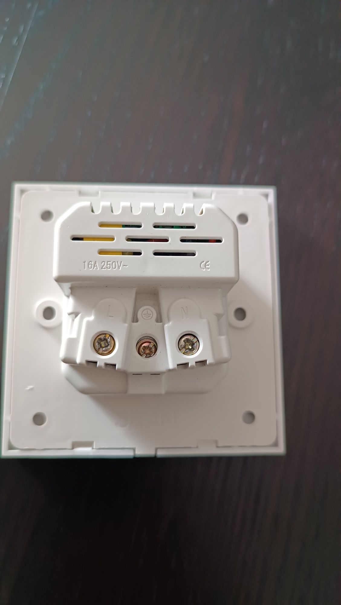 Tomada elétrica com usb