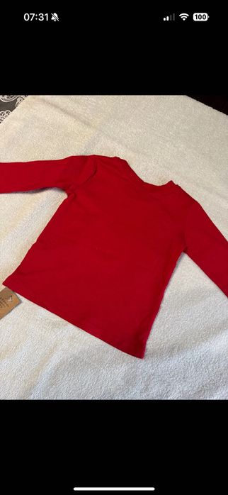 Nowa czerwona bluzka świąteczna z metką