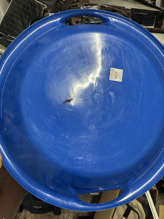 Treno/ escorrega para a neve