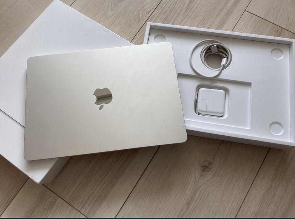 Ноутбук Apple MacBook Air 13 M2 2022 256GB 8RAM Starlight