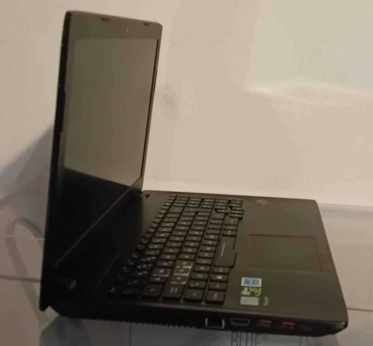 Asus ROG Strix GL553