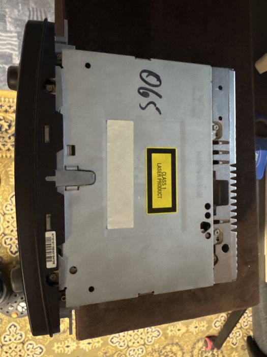 Radio do Mercedesa Becker Q01