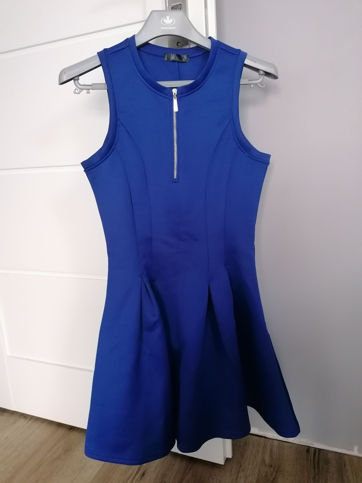Kobaltowa sukienka z zameczkiem, sinsay, rozmiar S