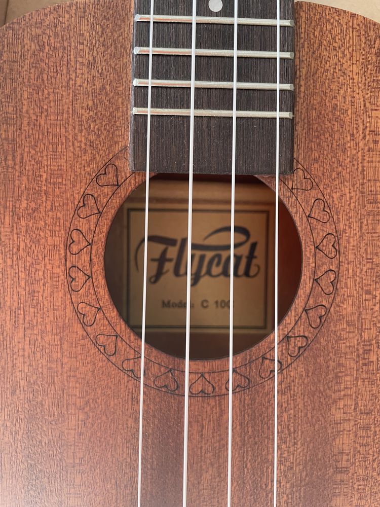 Piękne ukulele firmy Flycat