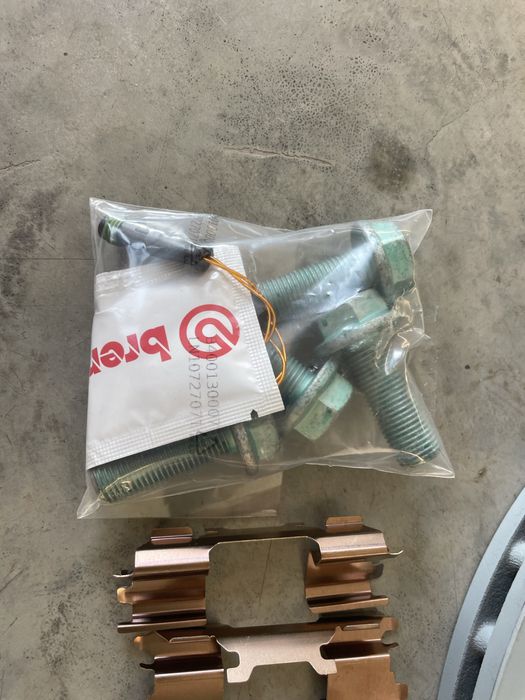 Комплект гальма перед колодки тормозні диски датчики w906w907 Sprinter