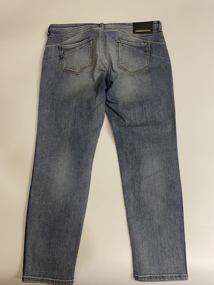 Продам женские джинсы Max Mara sport