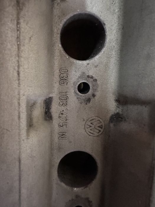 Клапанна кришка постіль розпредвалів Skoda VW Audi 1.4 1.6