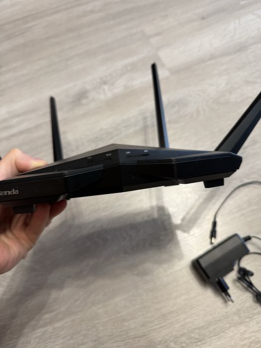 Роутер маршрутизатор Tenda рабочий
