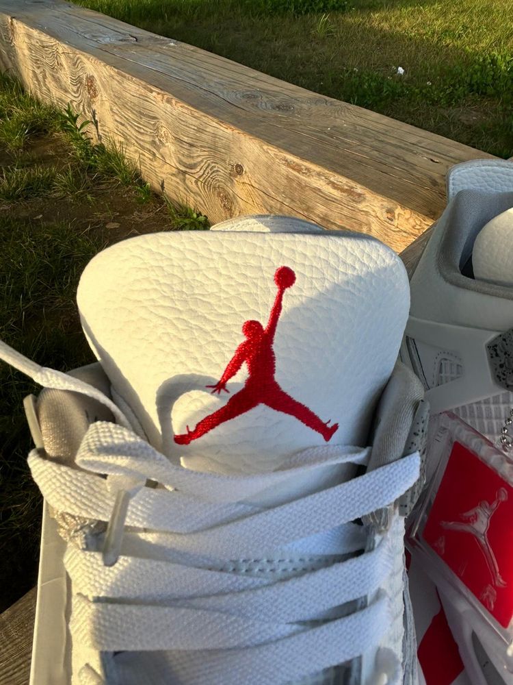 Nike Jordan4 White Oreo