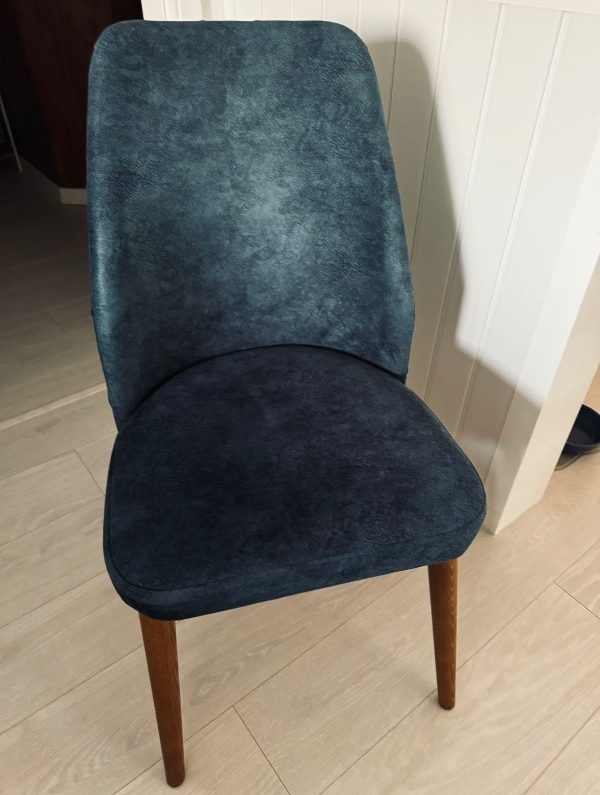 Vendo 4 Cadeiras para Mesa de Jantar – Como Novas