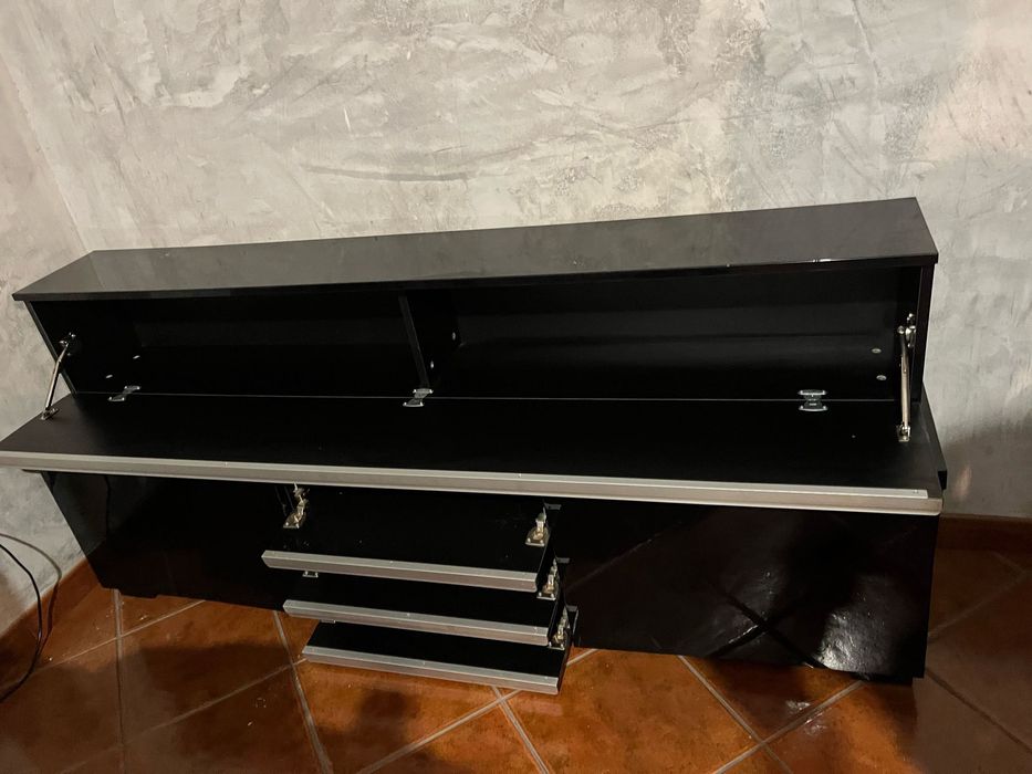 Movel de tv e modulo suspenso