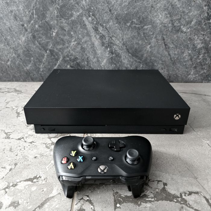 Konsola XBOX One X 1TB