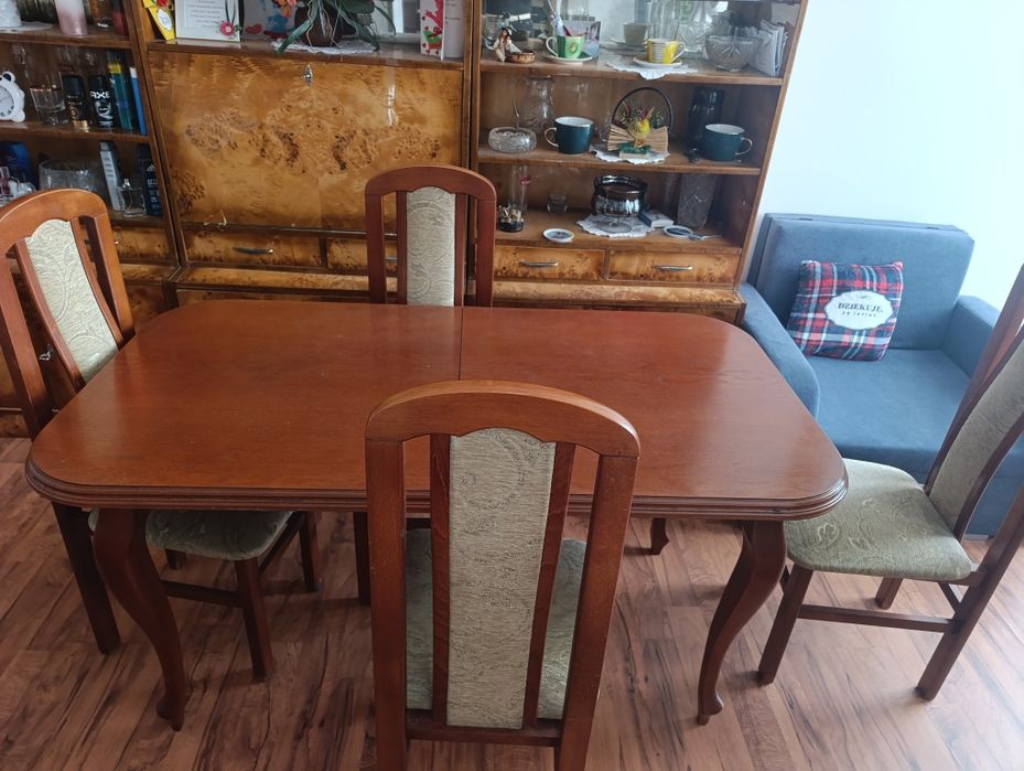 Stół retro z krzesłami 4szt