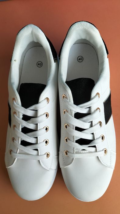 Ténis sociais como novos