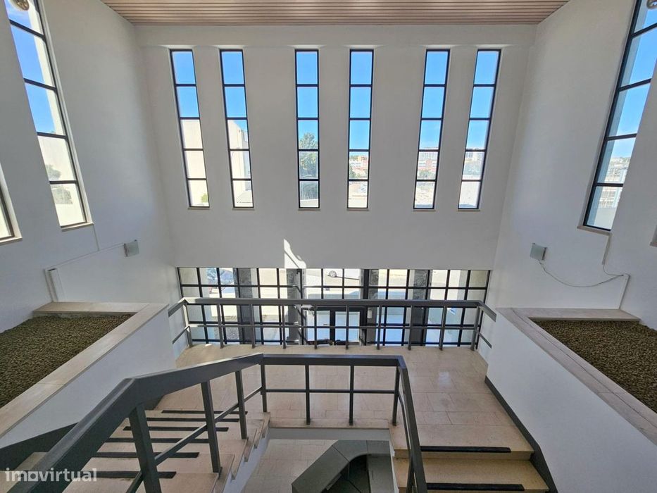 Escritório Venda Carnaxide | 290 m2 | 10 Lug. Estacionamento