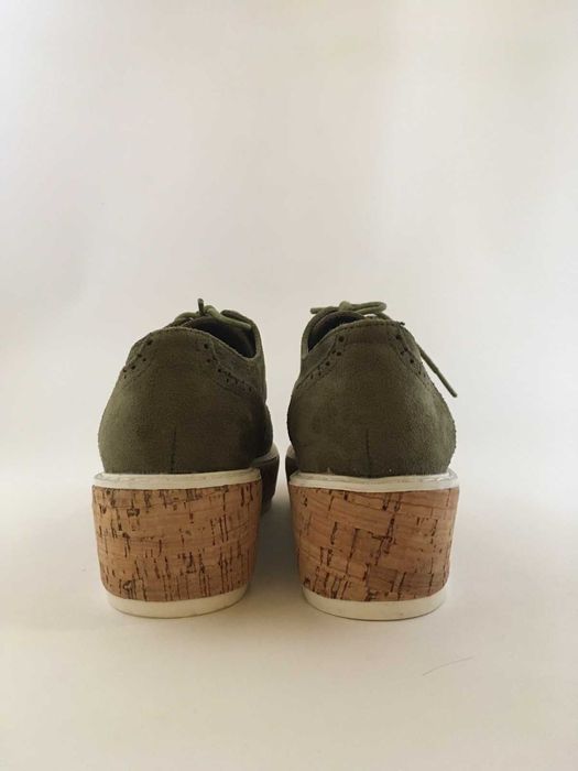 Жіночі туфлі нові