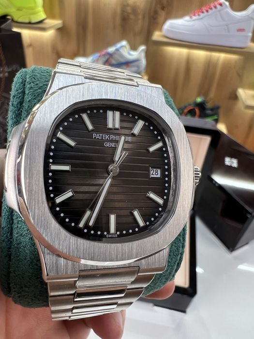 Годинник Patek Philippe Nautilus 40mm Silver Brown
