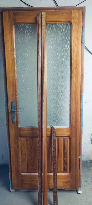 Drzwi wewnętrzne drewniane z ościeżnicą