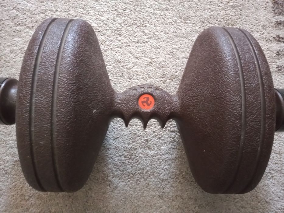 Dwa hantle 8 kg wypełnione wodą