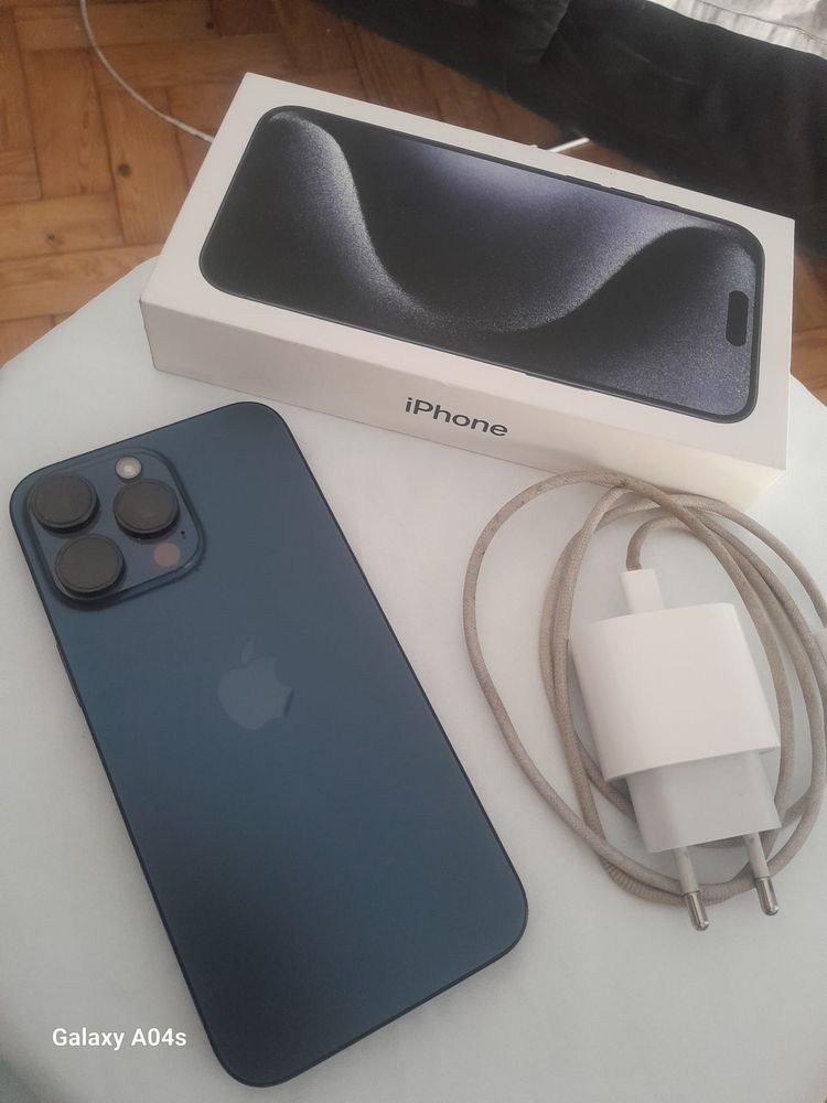 Iphone 15 Pro Max Como novo