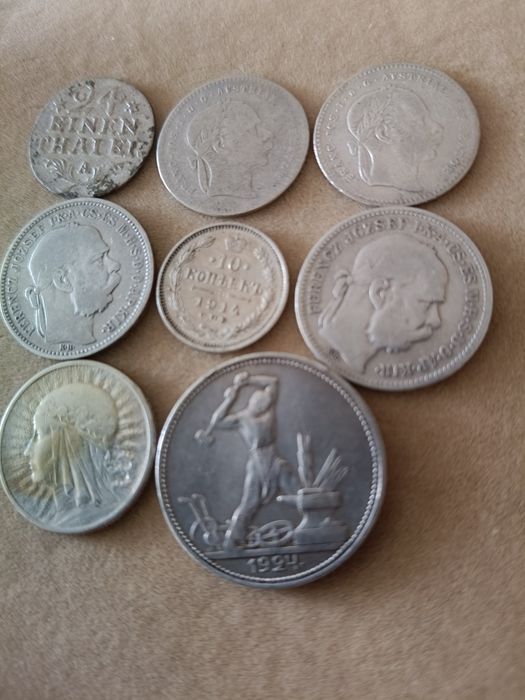 Zestaw srebrnych monet