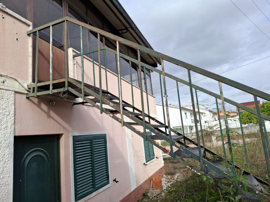 Escada de exterior com antiaderente