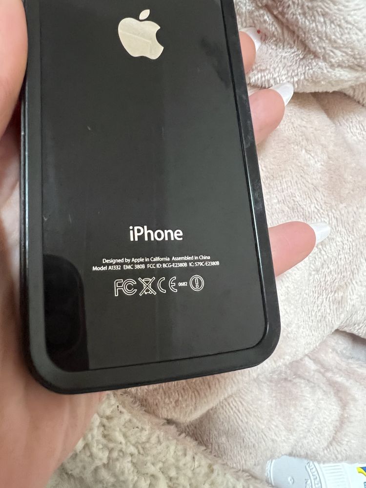 Телефон iphone 4 s