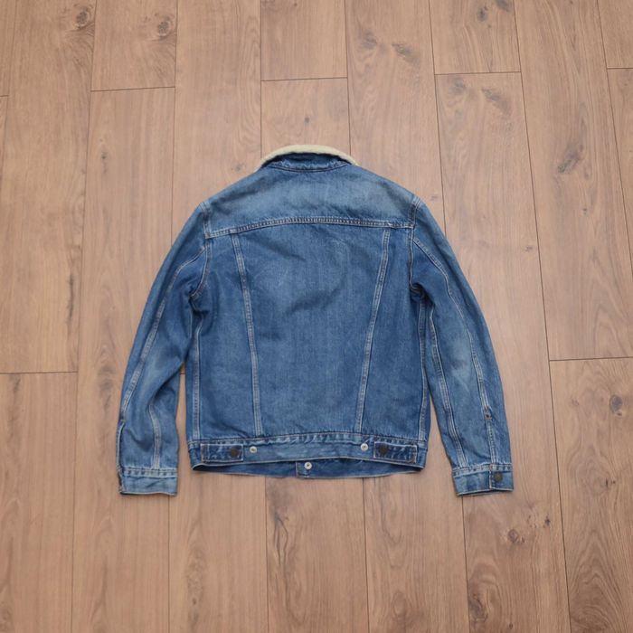 Вінтажна джинсова куртка levi’s sherpa trucker чоловіча m синя шерпа