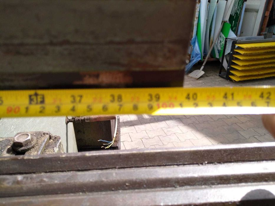 Prasa hydrauliczna wysięgowa krawędziowa