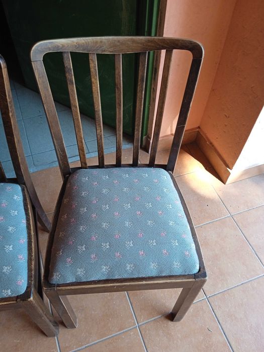 Drewniane krzesło vintage na sprężynach