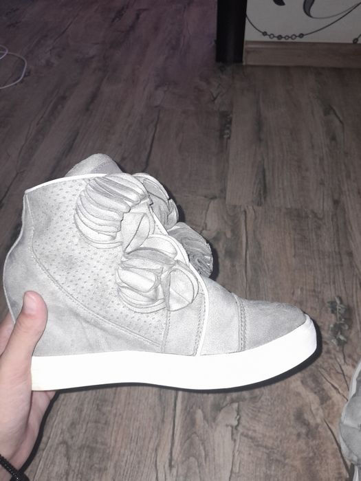 Жіноче взуття,можливий торг