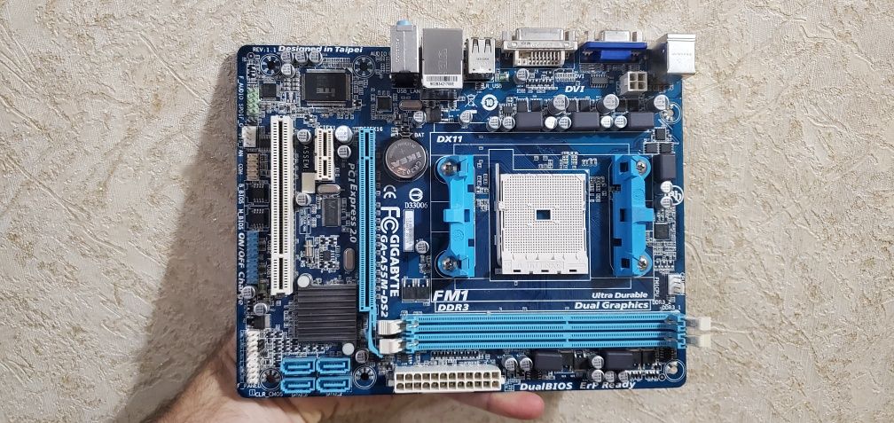 Материнська плата Gigabyte GA-A55M DS2 AMD A55