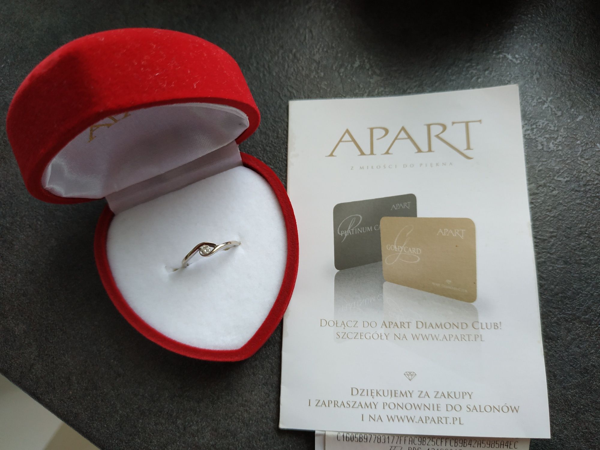 NOWY Apart pierścionek zaręczynowy z diamentem rozmiar 8
