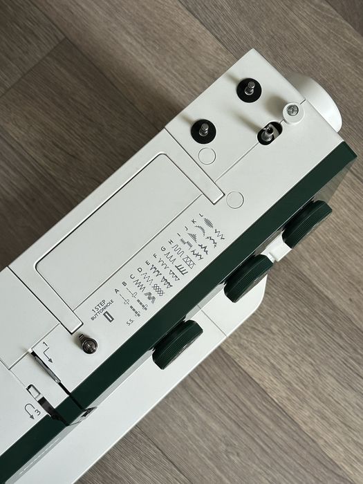 Швейна машина Janome 1522GN