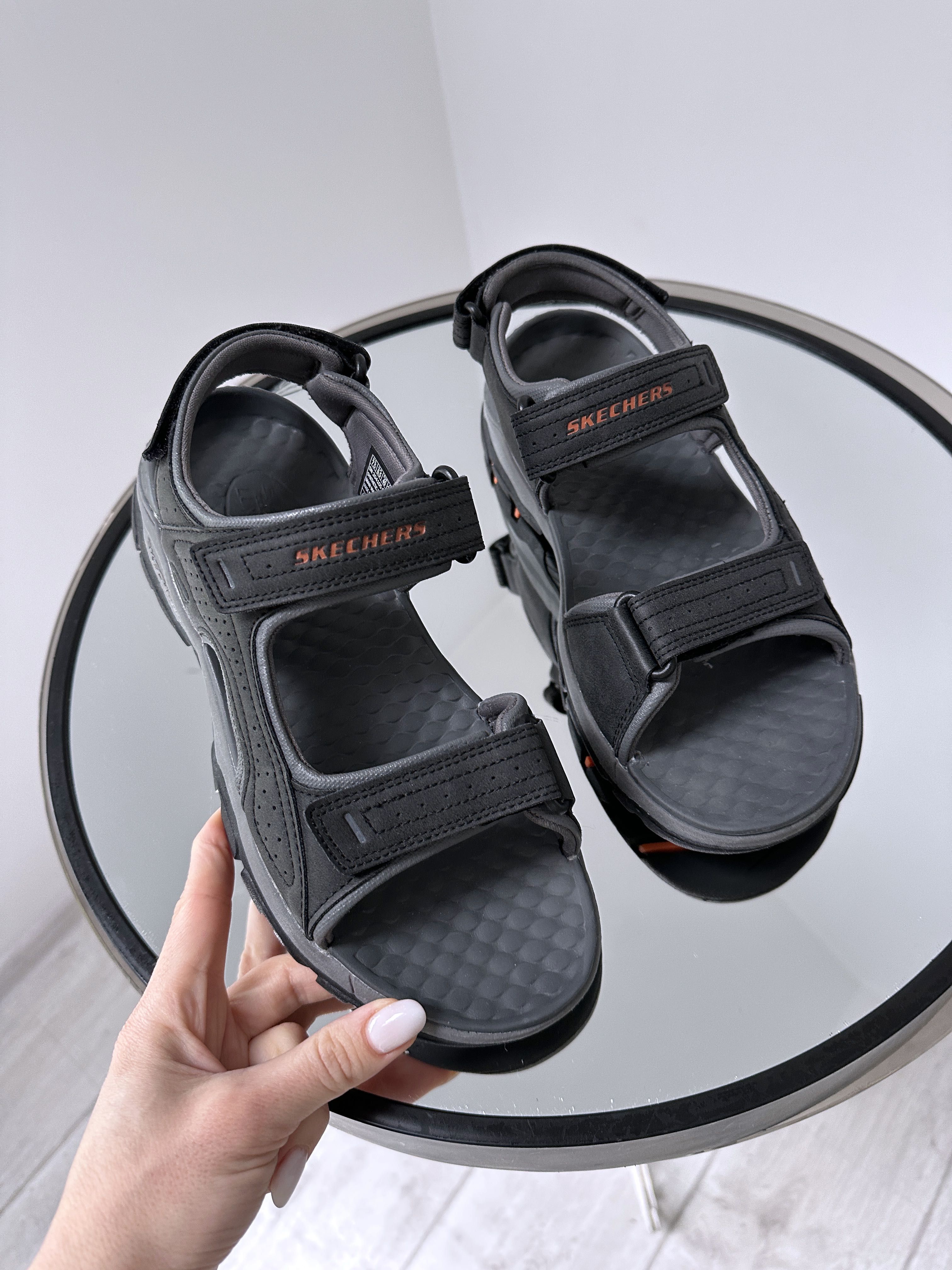 Качественные плотные босоножки на липучках Skechers