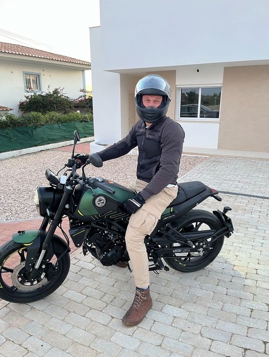 Benelli Leoncino 125