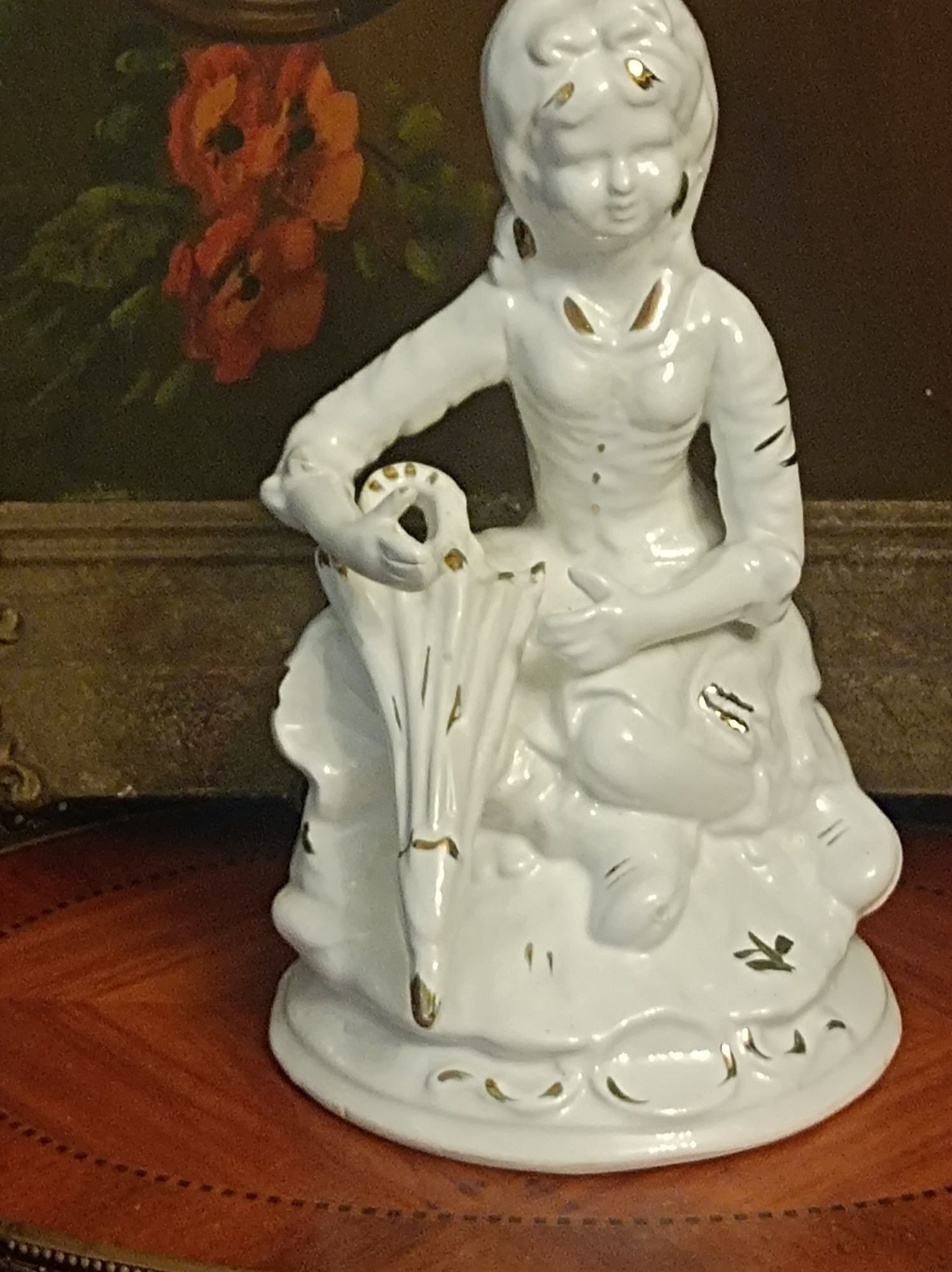 Porcelanowa dama z parasolką.Capodimonte.Stara porcelana Vintage.