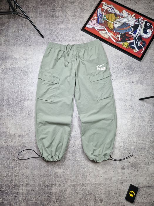 Трендові штани парашути Nike w nsw cargo woven gls fz4637-053