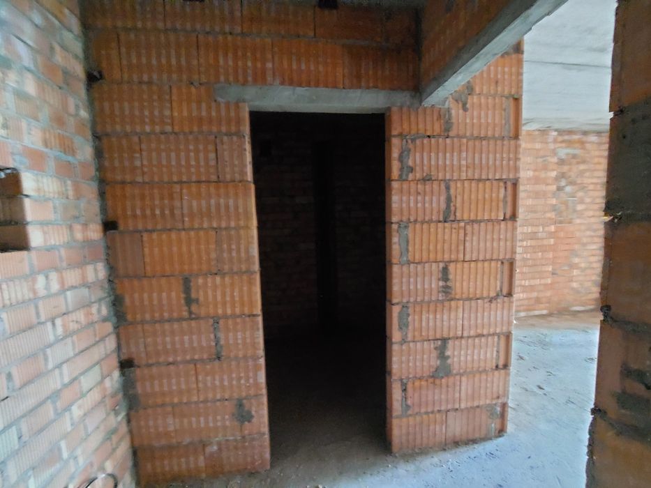 Продам 1-но комнатную квартиру в кирпичном доме на Сахарова. Рассрочка