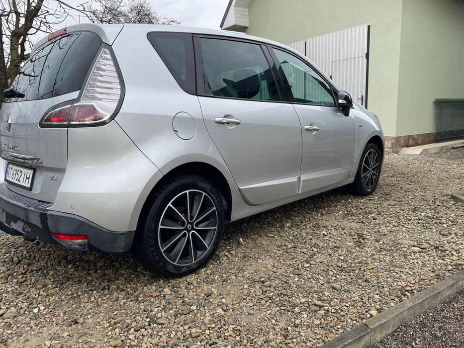 Автомобіль Renault Megane Scenic