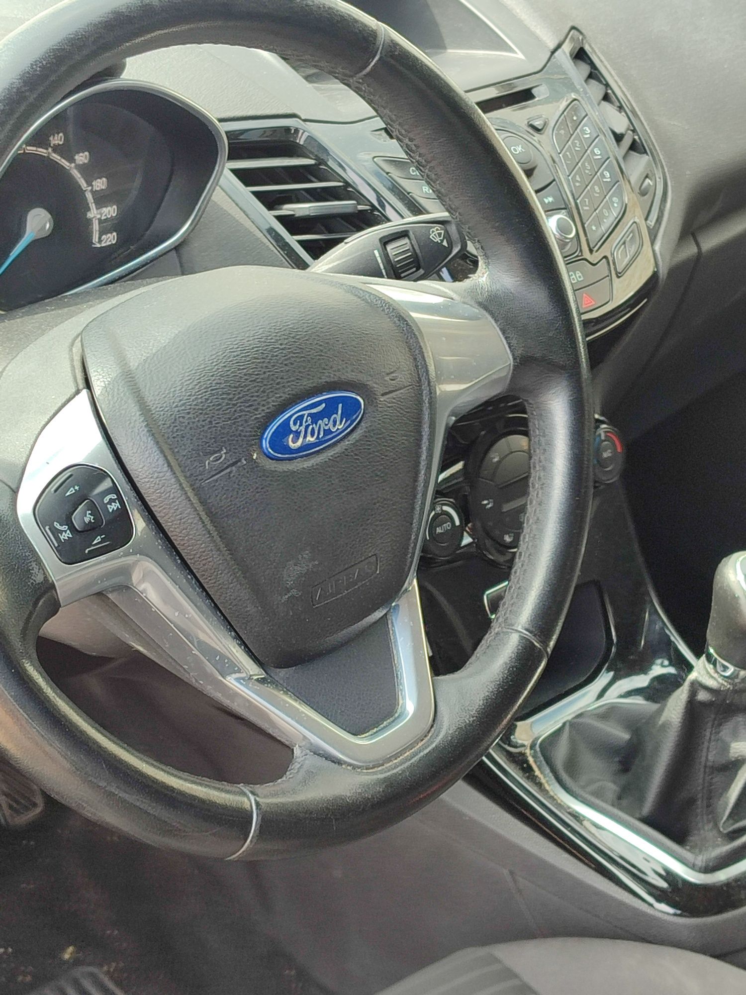 Ford fiesta em excelente estado