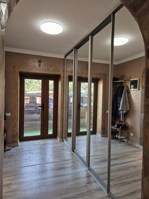 Автономний будинок для великої сім'ї в тихому місці++бізнес