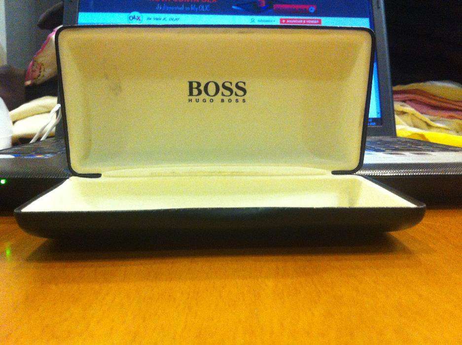 Caixa de oculos da Hugo Boss