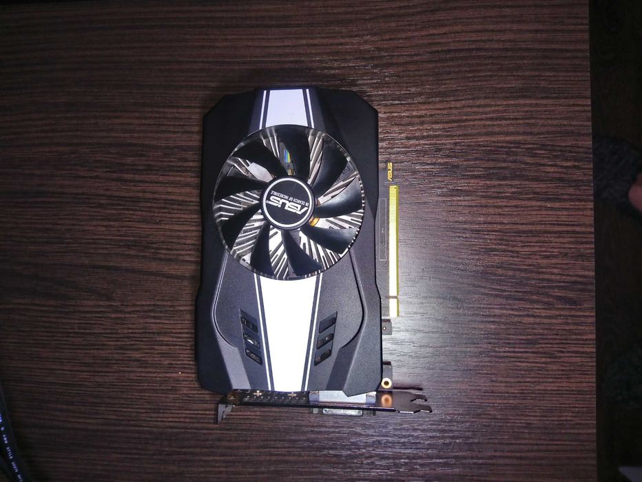 Продам видеокарту GeForce GTX 1060 3gb Asus