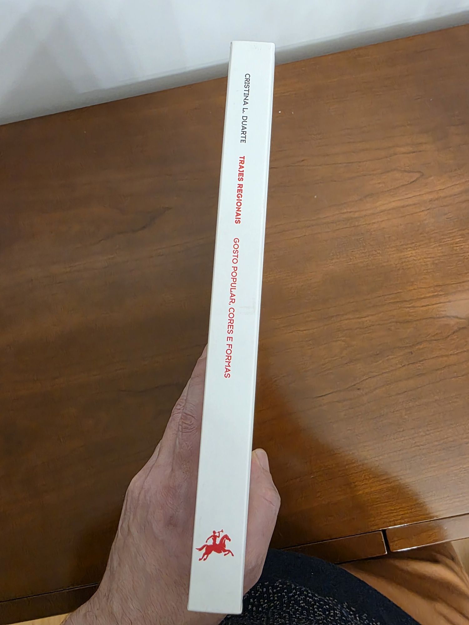 Livro - Trajes Regionais