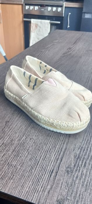 Buty espadryle firmy Toms